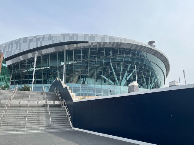 サマースクール中に遠足で訪れたトッテナムのスタジアム(Ｓさん撮影)