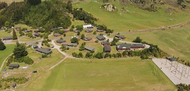 大自然の中にあるTihoi Campus