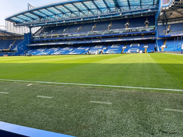 サマースクール中に遠足で訪れたチェルシーのスタジアム(Ｓさん撮影)