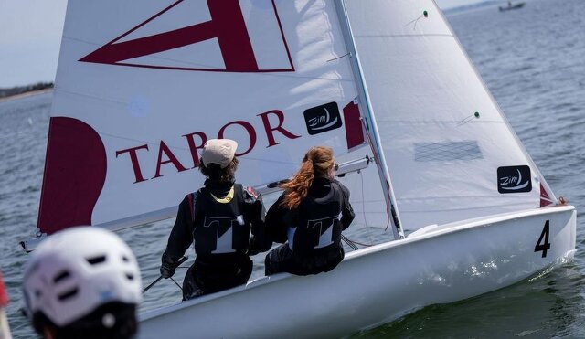 学校のセーリングプログラム