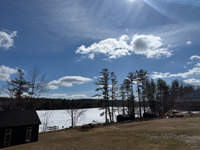氷上スケートができるニューハンプシャー州の湖