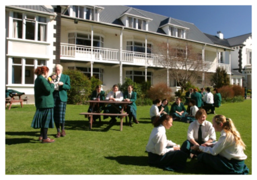 Craighead Diocesan Schoolの女子学生たち